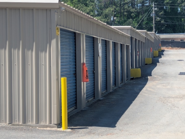 Facility photo: //images.sparefoot.com/medium/210509688157c687f57.jpg