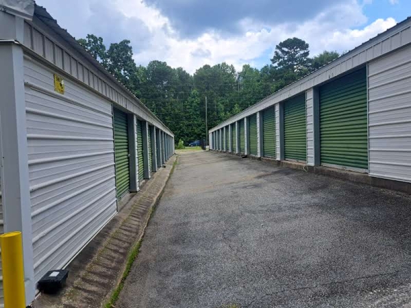 Facility photo: //images.sparefoot.com/medium/210510687826c974b95.jpg