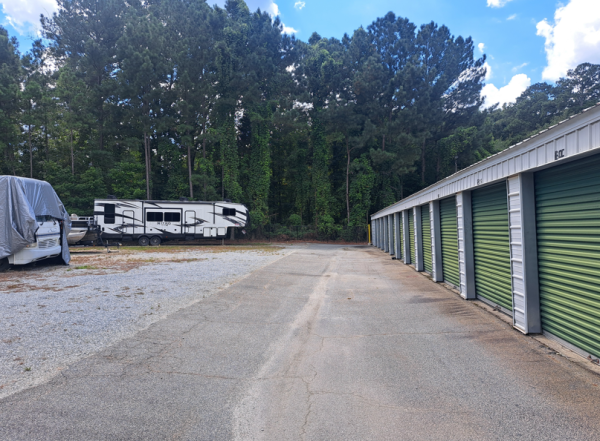Facility photo: //images.sparefoot.com/medium/21051068e044a40a8cf.png