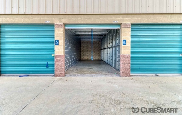 Facility photo: //images.sparefoot.com/medium/21051769e0831b857c0.jpg