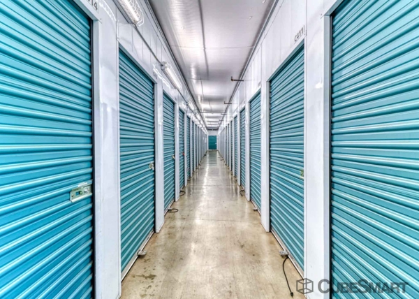 Facility photo: //images.sparefoot.com/medium/21051769e0831ef083a.jpg