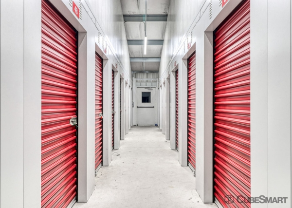 Facility photo: //images.sparefoot.com/medium/21053669fc5a88689f7.jpg