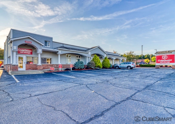 Facility photo: //images.sparefoot.com/medium/21053768906d9fa9b08.jpg