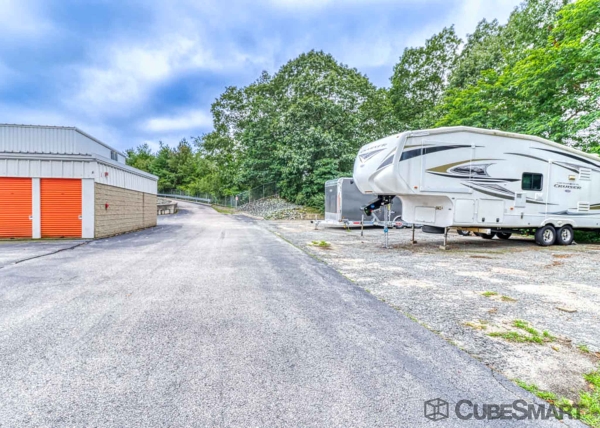 Facility photo: //images.sparefoot.com/medium/210538686f87a1b56b5.jpg