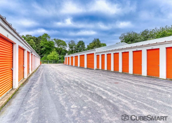 Facility photo: //images.sparefoot.com/medium/210538688b31aa06693.jpg