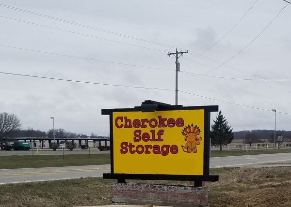 Facility photo: //images.sparefoot.com/medium/2105735c364d8a36ad1.jpg