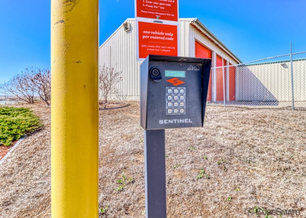 Facility photo: //images.sparefoot.com/medium/210611691ec94a95781.jpg