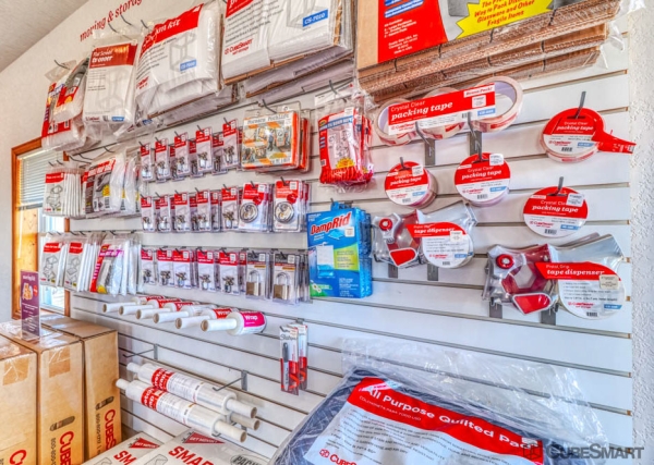 Facility photo: //images.sparefoot.com/medium/21061169844b89019c1.jpg