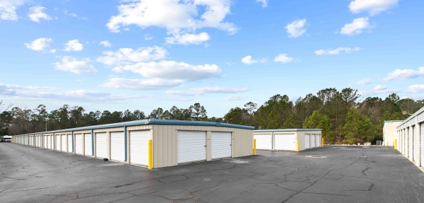 Facility photo: //images.sparefoot.com/medium/210618698118979045a.jpg