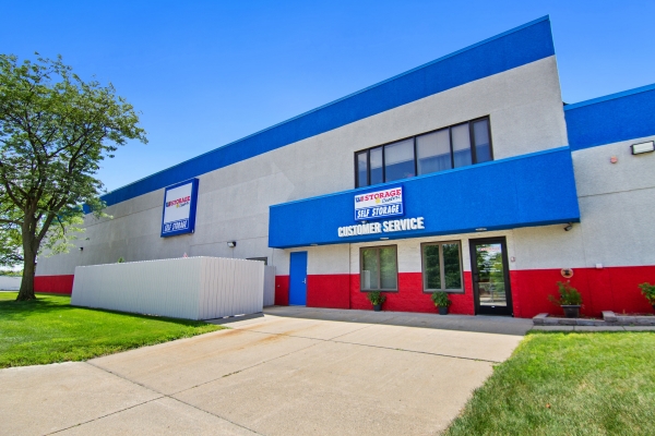 Facility photo: //images.sparefoot.com/medium/2106695d4b554a87216.jpg