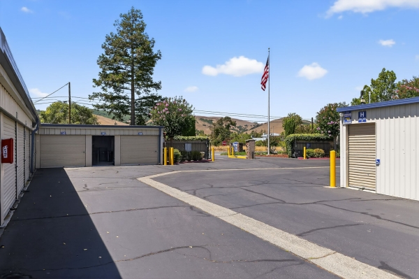 Facility photo: //images.sparefoot.com/medium/2106926899f968768a5.jpg