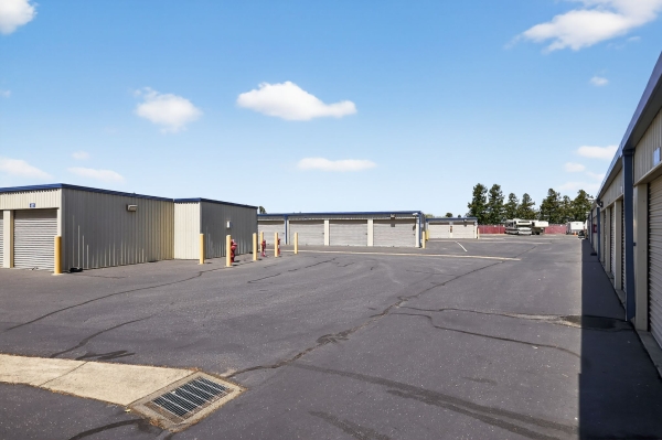 Facility photo: //images.sparefoot.com/medium/2106926899f9696259f.jpg
