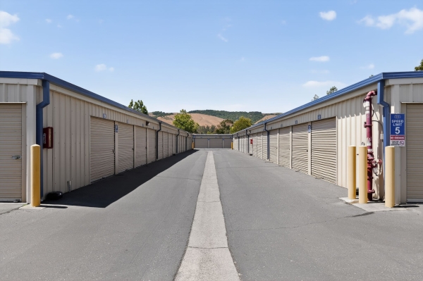 Facility photo: //images.sparefoot.com/medium/2106926899f97030ef1.jpg