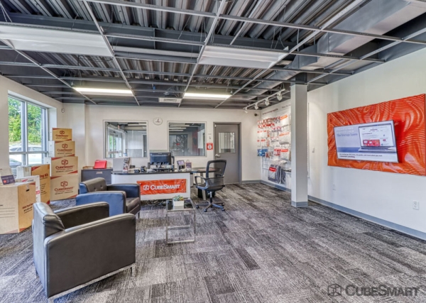 Facility photo: //images.sparefoot.com/medium/210725697099b50a95c.jpg