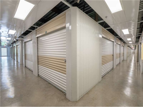 Storage Units at Extra Space Storage - 1631 - Orlando - Hoffner Ave - 5753 Hoffner Avenue