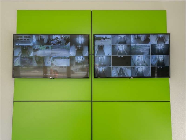 Storage Units at Extra Space Storage - 1631 - Orlando - Hoffner Ave - 5753 Hoffner Avenue