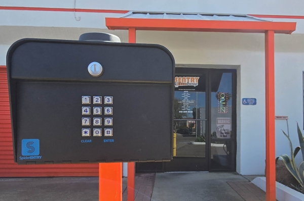 Facility photo: //images.sparefoot.com/medium/21080269fe160ac8e71.jpg