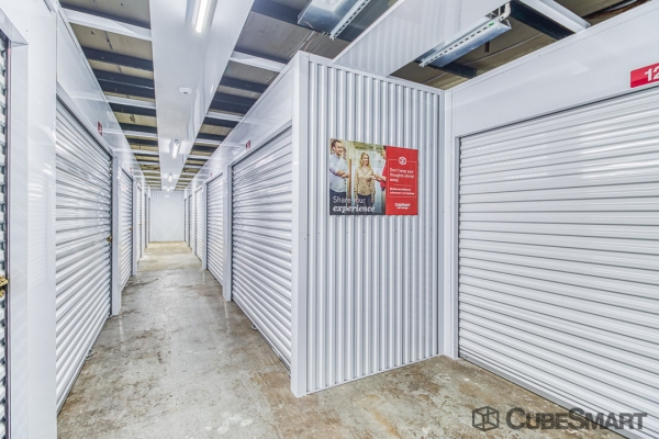 Facility photo: //images.sparefoot.com/medium/210829691ed09491086.jpg