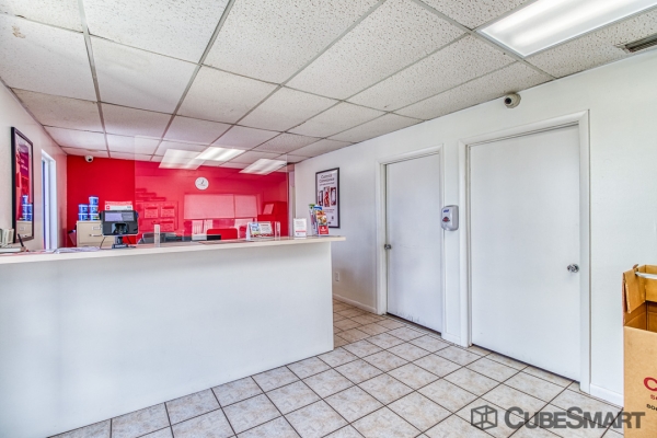 Storage Units at CubeSmart Self Storage - Lakeland - 3345 E Memorial Blvd - 3345 US-92 E