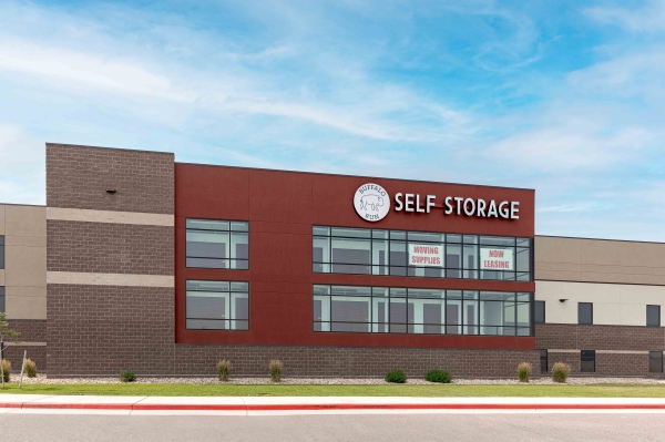 Facility photo: //images.sparefoot.com/medium/21087969fe2074d2dc1.jpg