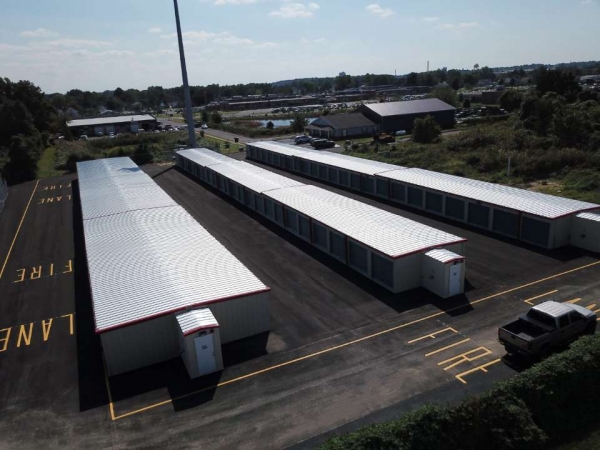 Facility photo: //images.sparefoot.com/medium/2109025c65c2af3d780.jpeg