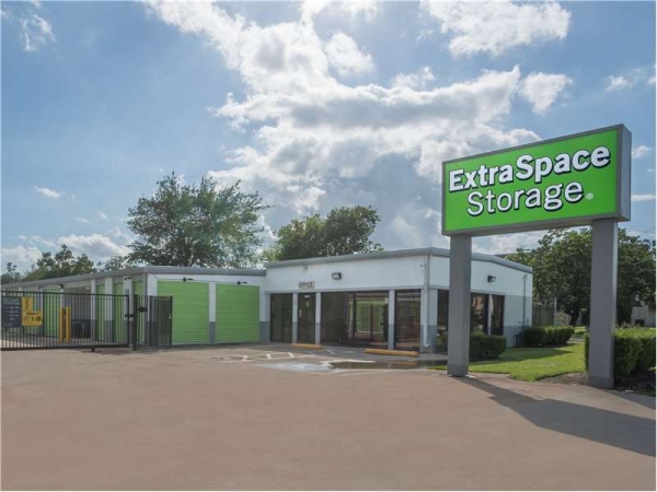 Storage Units at Extra Space Storage - 1838 - Houston - Fuqua St - 10617 Fuqua Street