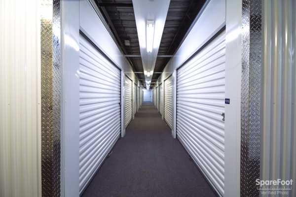 Facility photo: //images.sparefoot.com/medium/2109465c6c5df1a6fab.jpg