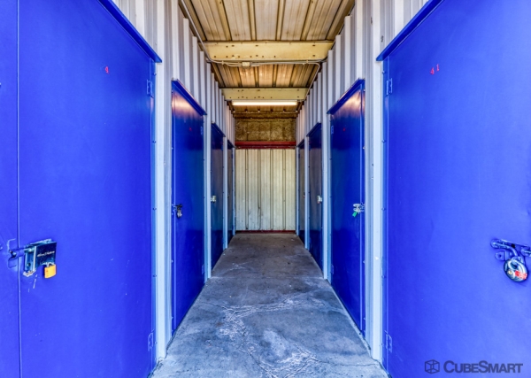 Storage Units at CubeSmart Self Storage - Tuscon - 702 W Silverlake Rd - 702 West Silverlake Road