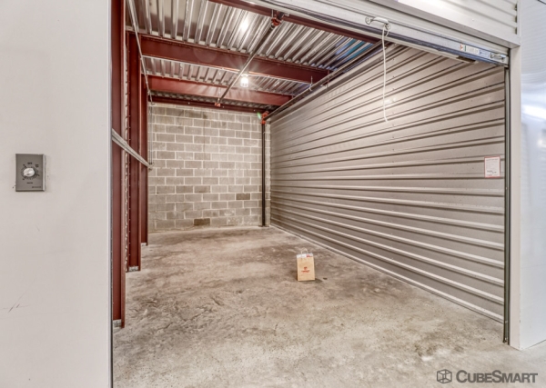 Storage Units at CubeSmart Self Storage - Schertz - 21586 IH 35 North