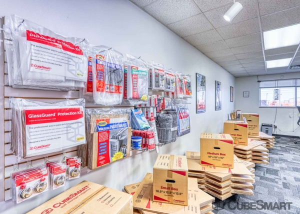 Facility photo: //images.sparefoot.com/medium/2110246977422989fe1.jpg