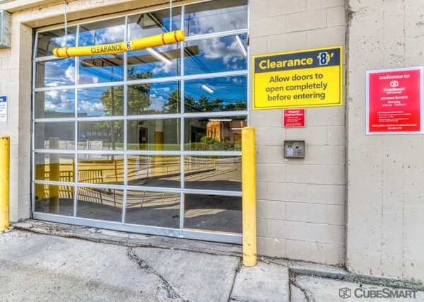 Facility photo: //images.sparefoot.com/medium/21103169788c1096937.jpg