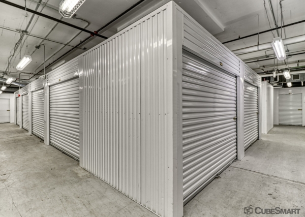 Facility photo: //images.sparefoot.com/medium/2110316a1960dfe311c.jpg