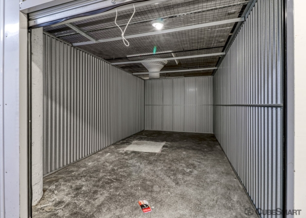 Facility photo: //images.sparefoot.com/medium/2110316a1960e17aae2.jpg