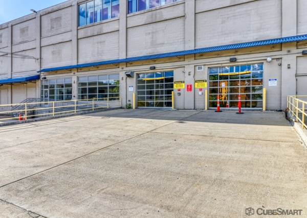 Facility photo: //images.sparefoot.com/medium/2110316a1960e2b67a1.jpg