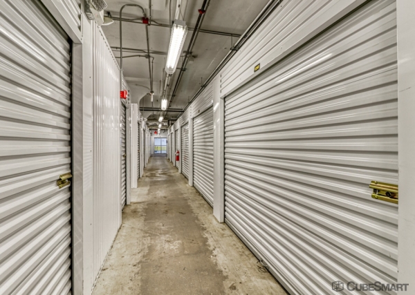 Facility photo: //images.sparefoot.com/medium/2110316a33b8d3d911c.jpg