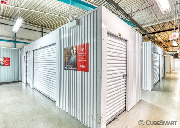 Facility photo: //images.sparefoot.com/medium/21103369f5b89fecce4.jpg