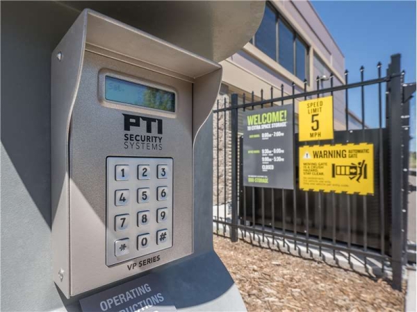 Facility photo: //images.sparefoot.com/medium/2111086994349b382e0.jpg