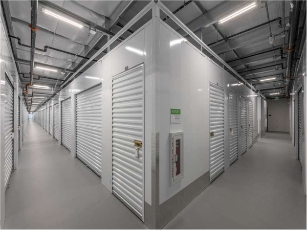 Facility photo: //images.sparefoot.com/medium/2111086994349dcea25.jpg