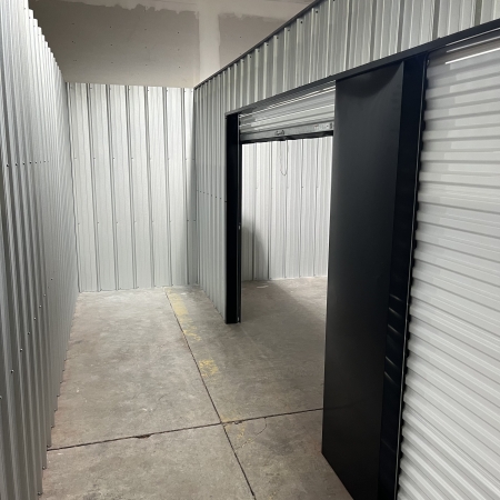 Facility photo: //images.sparefoot.com/medium/211212656908a008aa9.jpeg