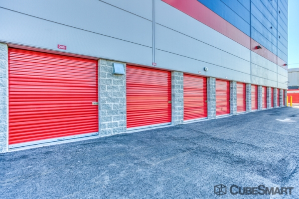 Facility photo: //images.sparefoot.com/medium/21125869fc4df7d8bca.jpg
