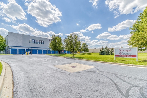 Facility photo: //images.sparefoot.com/medium/21139568837ed4e26f7.jpg
