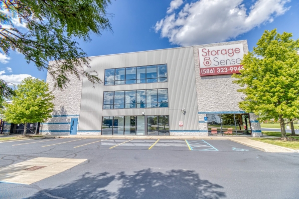 Facility photo: //images.sparefoot.com/medium/21139568837ed940621.jpg