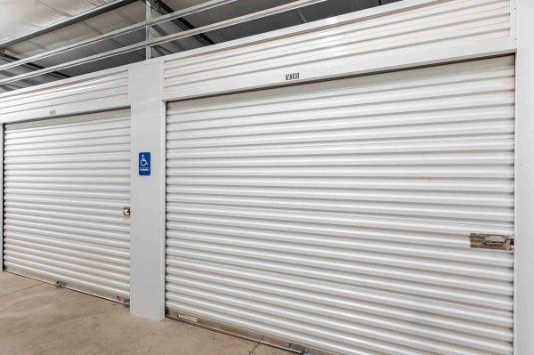 Facility photo: //images.sparefoot.com/medium/211450692e1e7fd4b29.jpg