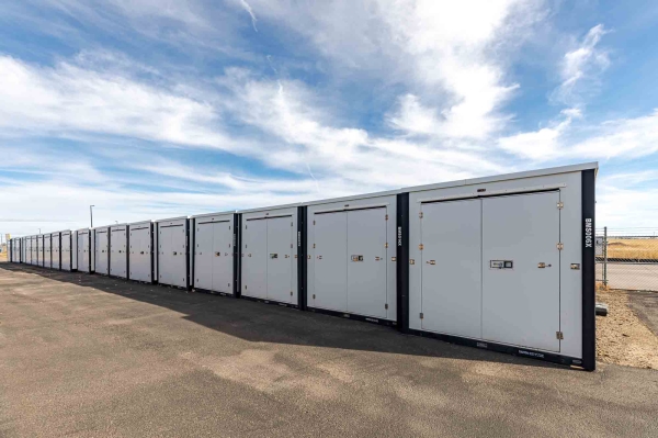 Facility photo: //images.sparefoot.com/medium/211450692e1e84817d6.jpg