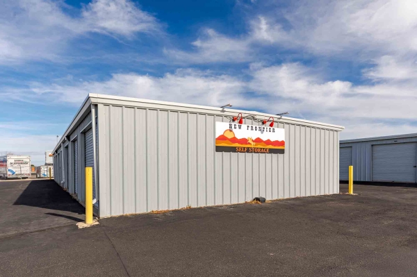 Facility photo: //images.sparefoot.com/medium/211450692e1e865acfe.jpg