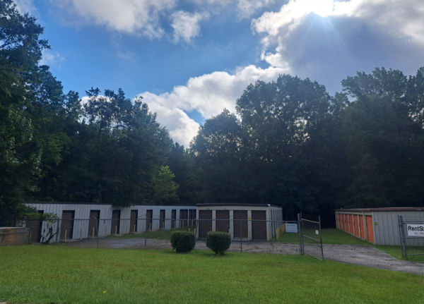 Facility photo: //images.sparefoot.com/medium/21153568961b59a0427.png