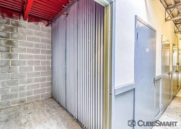Facility photo: //images.sparefoot.com/medium/21154568834e6e78510.jpg
