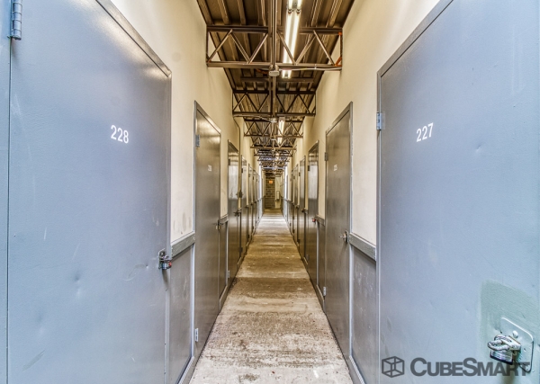 Facility photo: //images.sparefoot.com/medium/21154568834e6f745e1.jpg