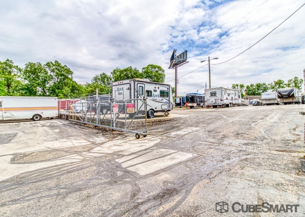 Facility photo: //images.sparefoot.com/medium/21154568834e72b0507.jpg