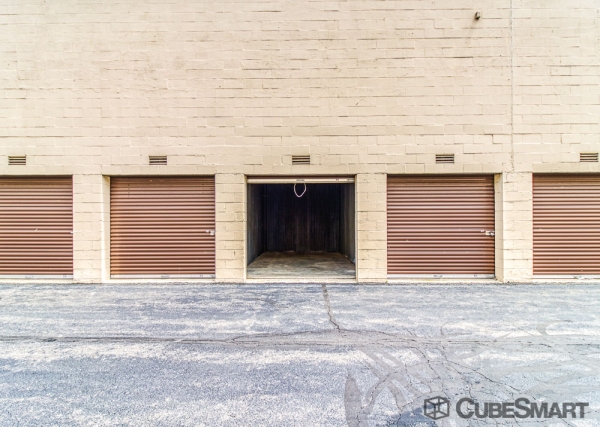 Facility photo: //images.sparefoot.com/medium/2115456a3650aba9b9d.jpg